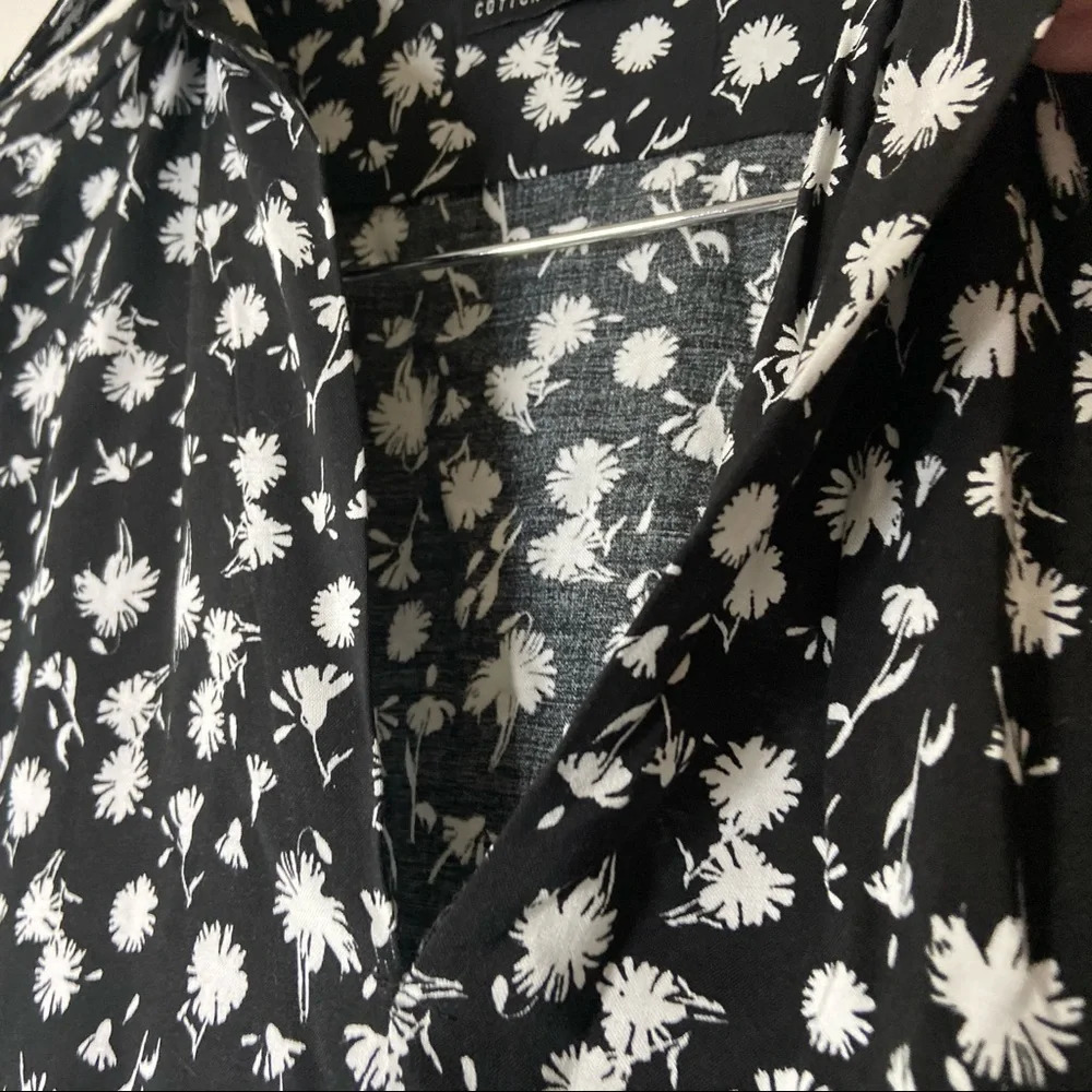 Cotton On Dandelion Print V Neck Blouse Medium Black White Boho Minimalist - Picture 7 of 12